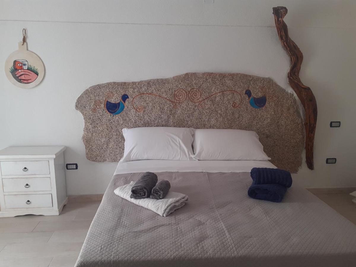 Bed And Breakfast Murales Orgosolo Exterior foto